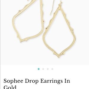 Kendra Scott Sophee gold drop earrings, never worn